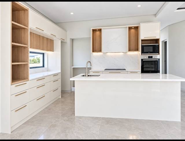 4 BEDROOM FREESTANDING FOR SALE IN SANDOWN